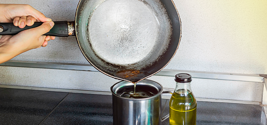 Armazenamento de óleo de cozinha usado.